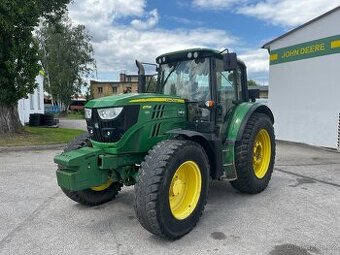 traktor John Deere 6115M