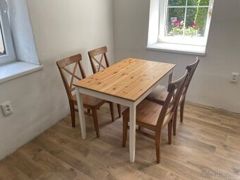 Jídelní stůl se 4 židlemi (vše IKEA)