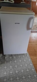 Malá lednička s mrazákem Gorenje