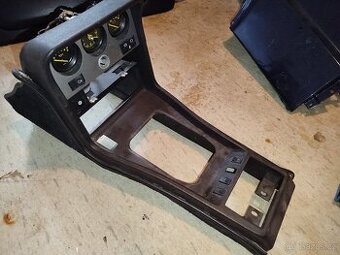 Porsche 944 díly