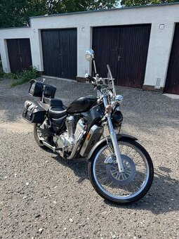 Suzuki VS 750 intruder