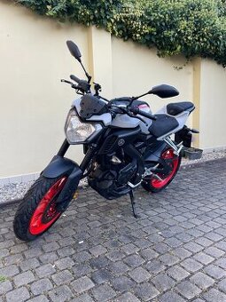 Yamaha mt-125 - 1