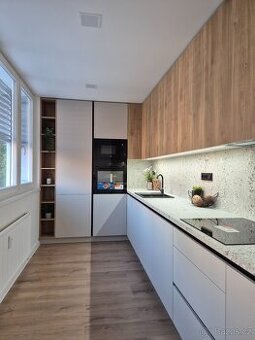 Prodám byt 3+1, 68 m², 2NP, lodžie, N. Frýda, Ov - Dubina