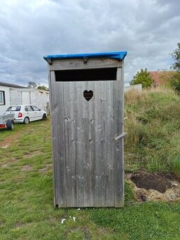 Dřevěné wc