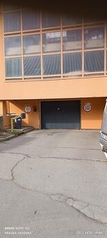 UZAMYKATELNA GARÁŽ STŘÍŽKOV HLÍDANÁ