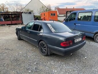 Mercedes Benz W210 E290