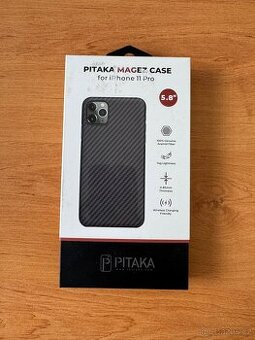 PITAKA MAGEZ CASE