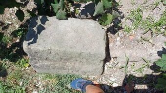 Pískovce, kameny, schodnice, podstavce, piskovec