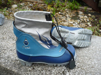 Dětské boty na běžky Alpina frost velikost 25.