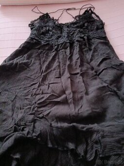 Saty' cerne s krajkou