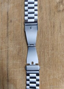 Kovový řemínek na Apple warch