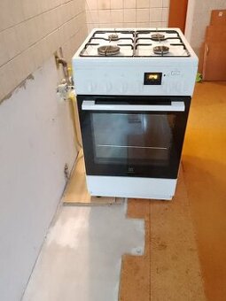 Kombinovaný sporák Elektrolux