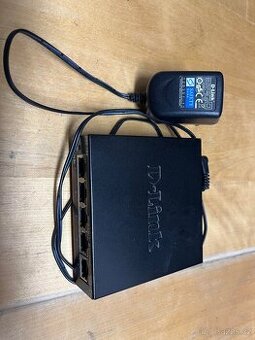 Switch D-Link DGS105 5 Port gigabit switch - 1