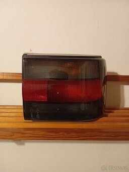 Světlo na Renault R19