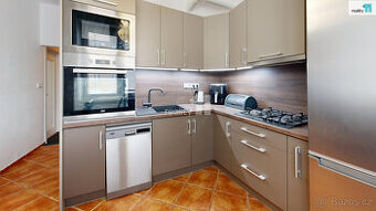 Prodej bytové jednotky 3+1, sklep, garáž, ulice Pražská, Hav