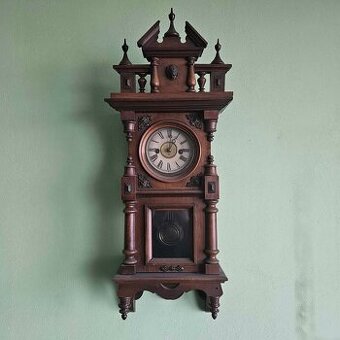 STAROŽITNÉ PÉROVÉ HODINY - PŮLKOVÝ STROJ