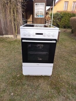 Elektrický sporák s troubou