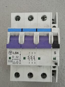 Prodám tří fázové jističe D16, B25, D32, B50, D63, D80.