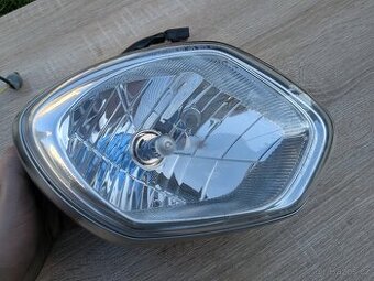 Triumph speed triple 1050 svetlo