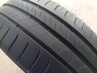 205/60 R16 MICHELIN (2216)