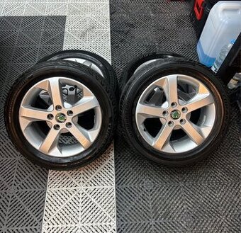 Alu kola Skoda 5x112 r16 + letni pneu