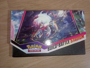 Build a Battle stadium krabice + Pokémon boxy zdarma