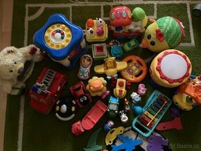 Mix krásných značkových hraček pro malé děti, zvukové....