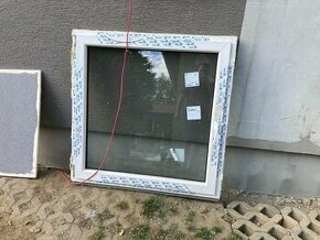 Plastové okno 120x120cm