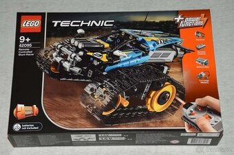 Lego 42095 - Kaskadérské Závodní Auto na Dálkové Ovládání