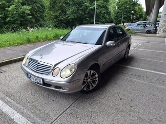 Mercedes Benz E320