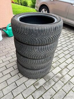 Celoroční pneu R17 225/45/17