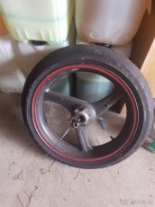 VTR1000F přední kolo - 1