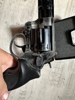 Plynový revolver zoraki