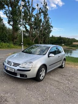 Volkswagen Golf V 1.6 (75kW)