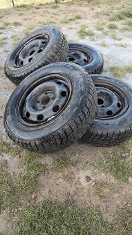 Prodám zimní pneu Hankook 175/70 R13 + disky