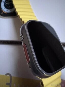 Apple Watch Ultra 1. generace 49mm titanové - žlutý
