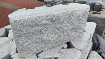 STAVOBLOCK Světle šedá hladká, bílá štípaná