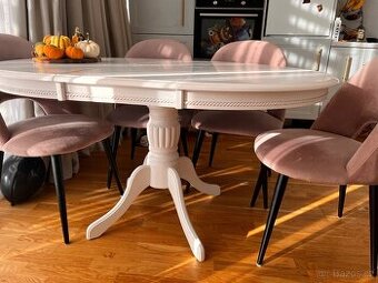 Rozkládací kulatý stůl