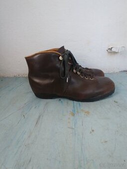 Kotníkové pracovní boty