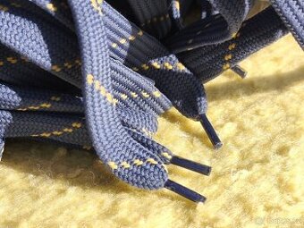 Ploché tkaničky 160 cm × 12 mm (síla 2 mm) – nové