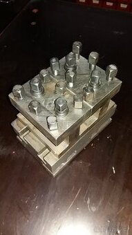 soustruh SUI32 zadní nožový držák