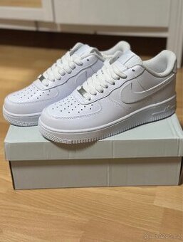 Nike Air Force vel 43
