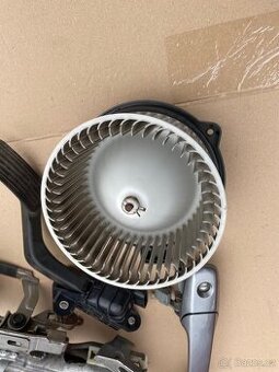 Ventilátor Mazda 6 2005