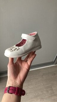 Dívčí bílé botičky