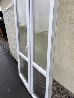 BALKÓNOVÁ STĚNA-DVEŘE S FIXEM 138x230 LEVÉ