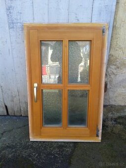 Dřevěné okno 63 x 99 cm neprůhledné
