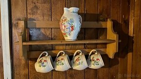 Džbán a hrnky z chodské keramiky