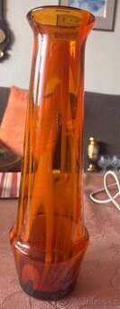 Oranžová váza