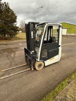 VZV Vysokozdvižný elektrický vozík Uniccarriers 16 s kabinou