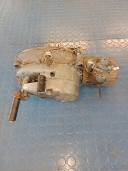 Motor pionýr